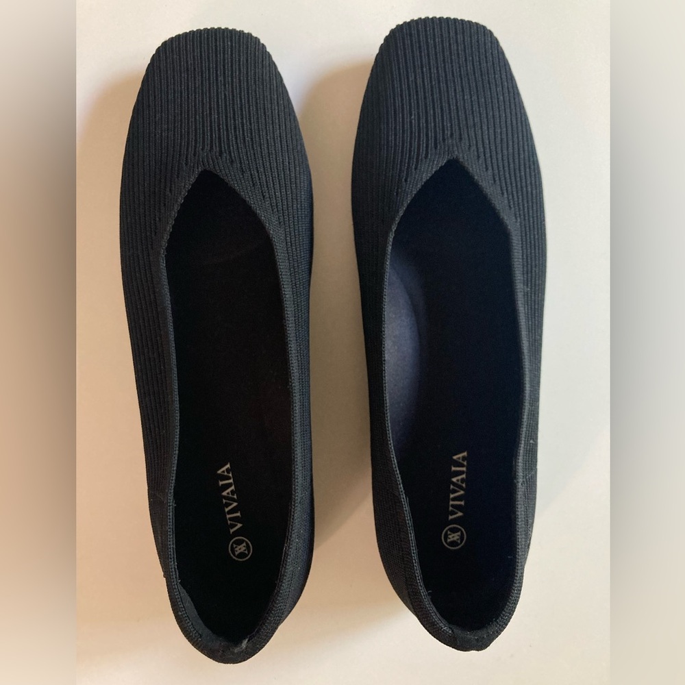 Vivaia Women’s Black Margot 2.0 flats with square toe box, very minimal wear